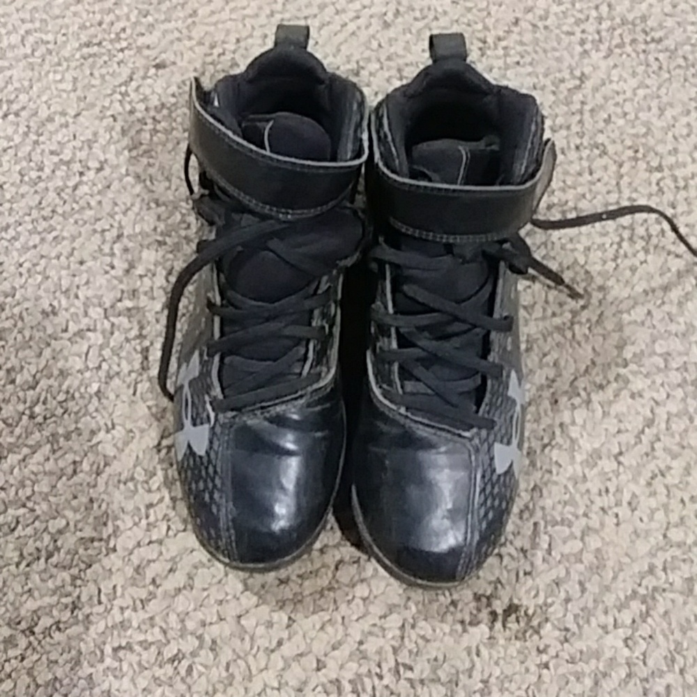 Boys baseball cleats